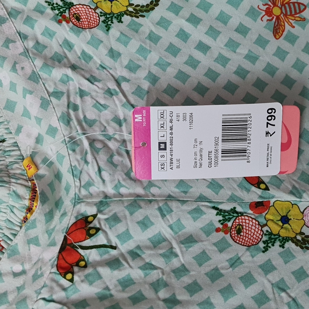 Floral cape kurti set. - Picture 11 of 16